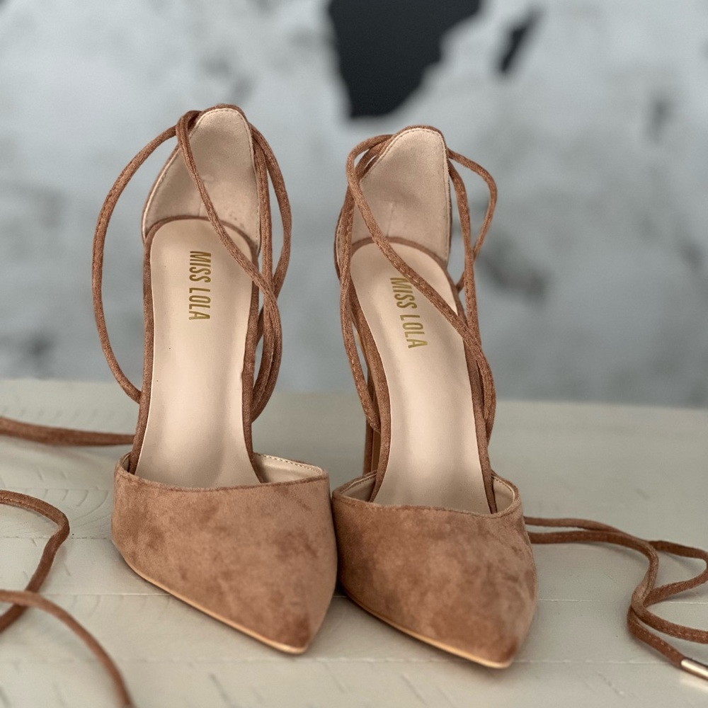 Miss Lola Tan Heels
